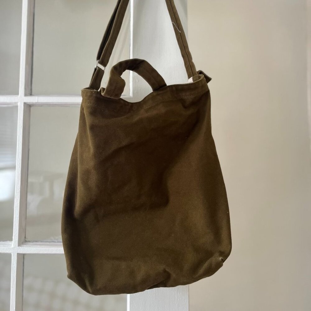 Baggu Two Toned Canvas Bag with Snap Closure